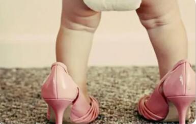 儿童过早穿皮鞋有哪些危害?