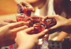 如何饮酒才能保证身体健康?